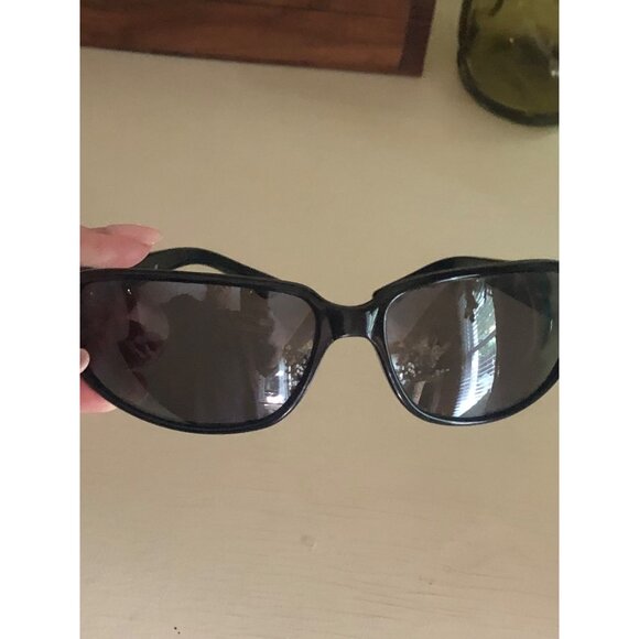 Tommy Bahama Womens Black Frame Sunglasses with Protective Case - Picture 11 of 13